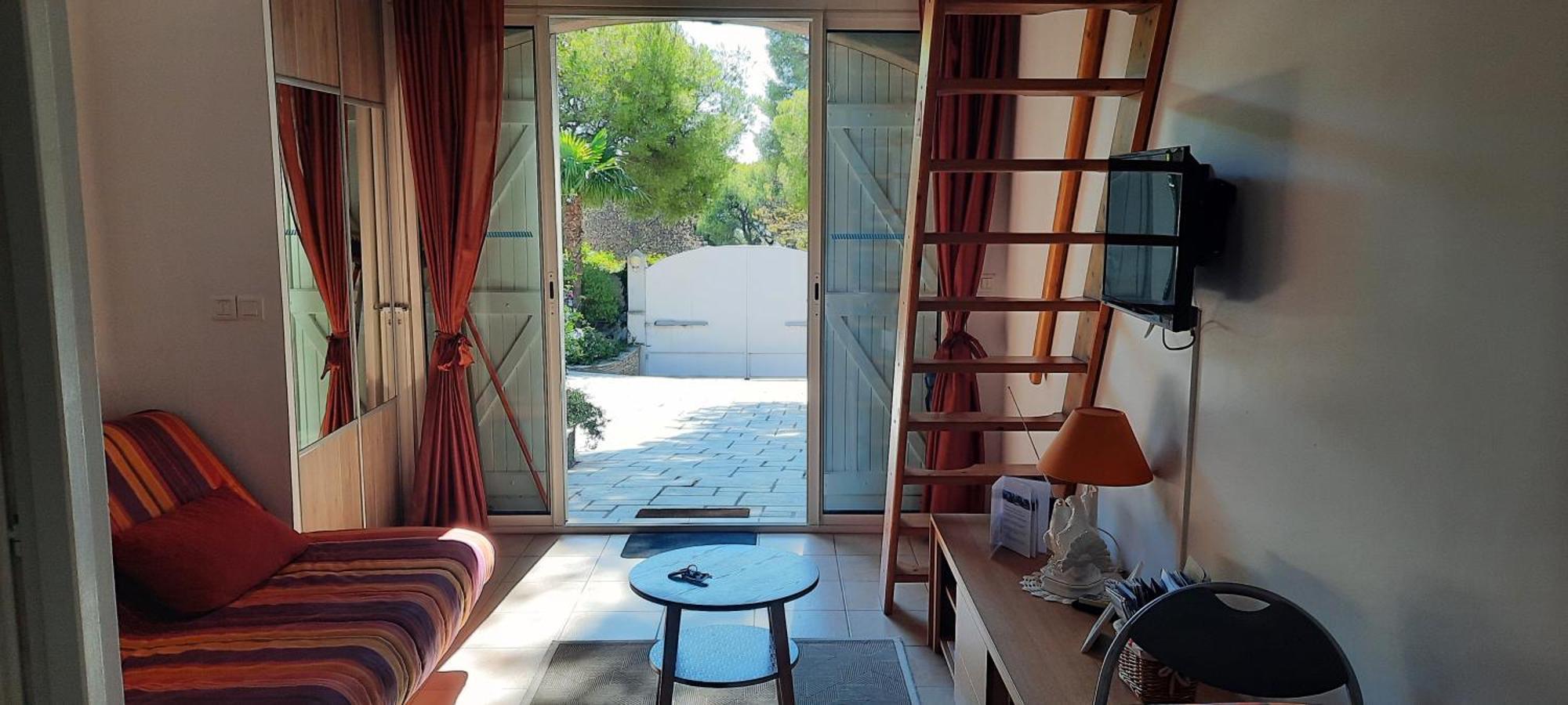 Dans De Charme, Piscine, Proche Apartment